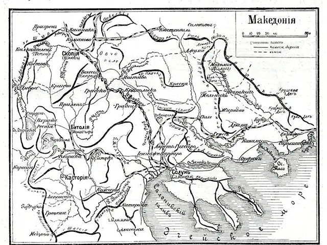 The image shows a black and white drawing of a map of the city of Makezhina, with text written on...