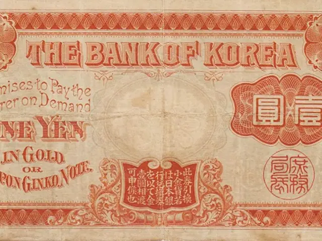 The image shows an old one yen banknote from the Bank of Korea with Chinese writing on it.