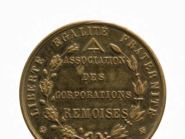 The image shows a gold medal with the words "Association des Corporations Remoises" inscribed on it...