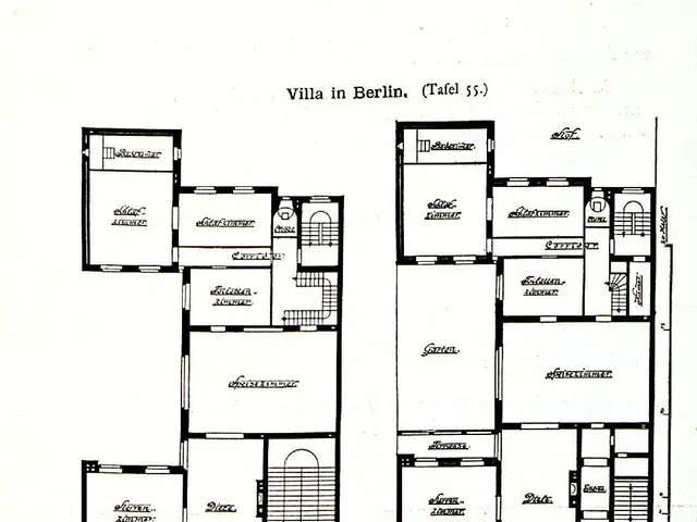The image shows a drawing of a floor plan of a house in Berlin, with text detailing the layout of...