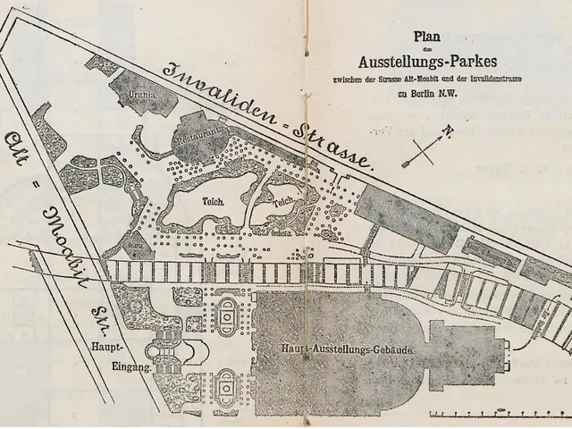 The image shows an old map of the city of Berlin, Germany, with a plan of the Ausstellungs-Parkes...